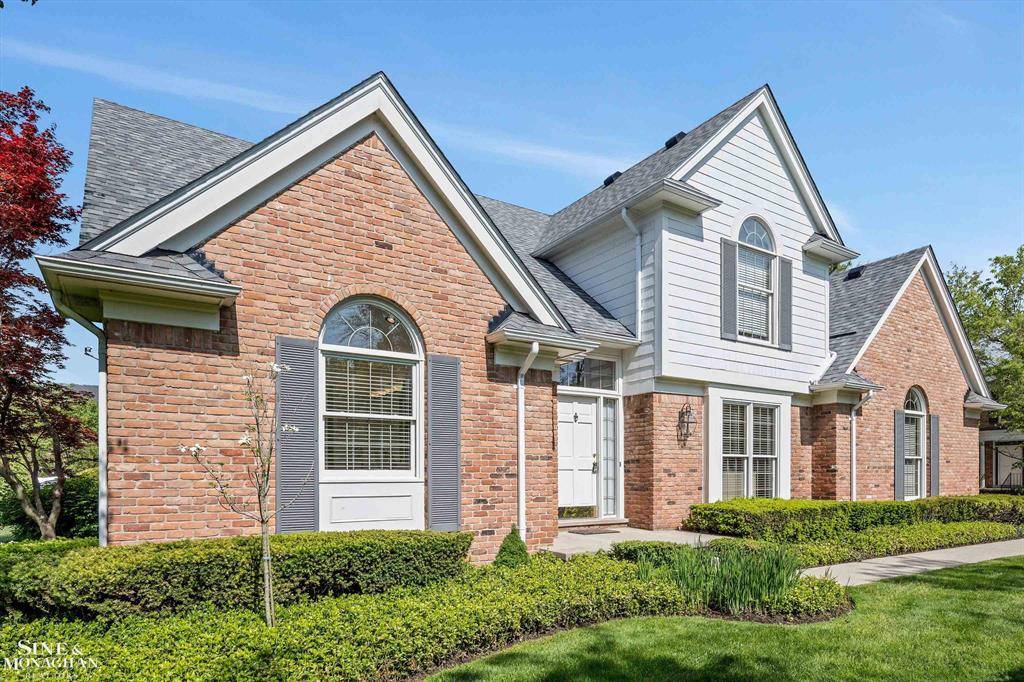 683 Morningside Lane, Grosse Pointe Woods, MI 48236