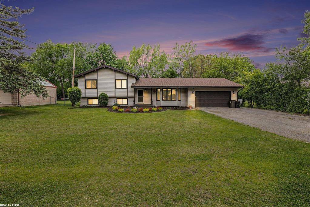 875 Harris Drive, Troy, MI 48083