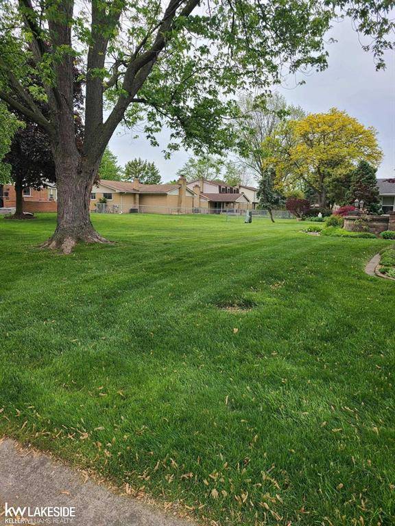 Clinton Twp, MI 48038,39378 Aynesley Drive