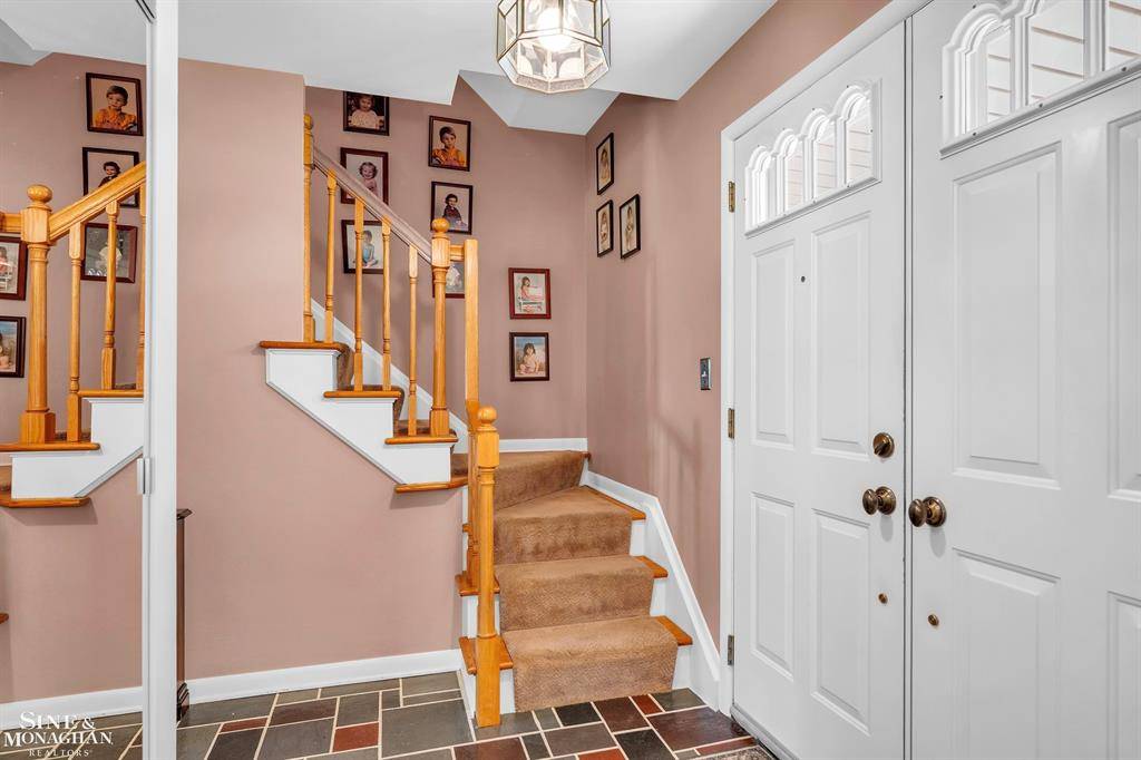 Grosse Pointe Woods, MI 48236,21711 Eastbrook Court