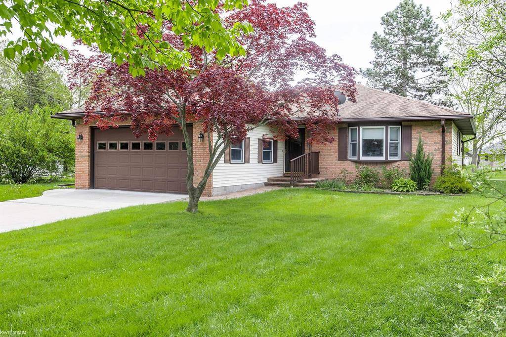 2830 Woodstock Circle, Port Huron, MI 48060