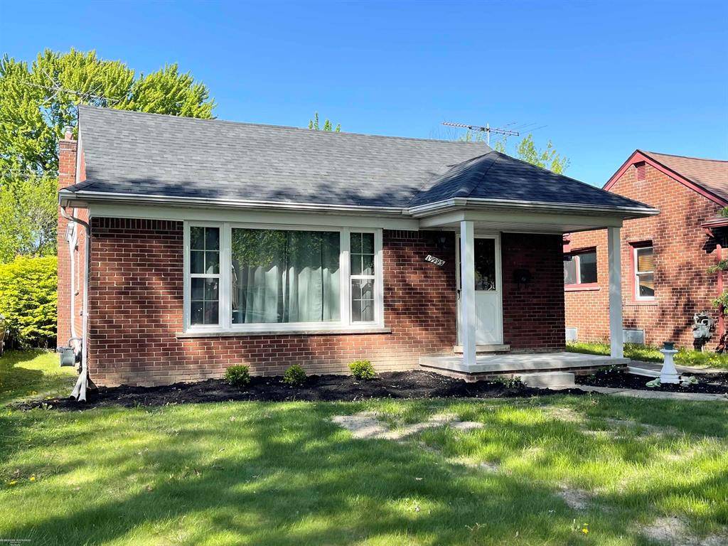 19993 Woodmont Street, Harper Woods, MI 48225