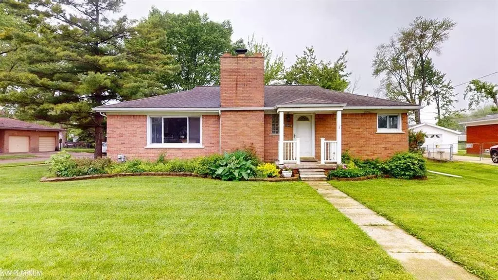 31801 Jefferson Avenue, St. Clair Shores, MI 48082