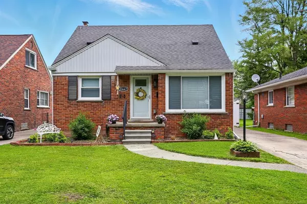 20647 Kenmore Avenue, Harper Woods, MI 48225