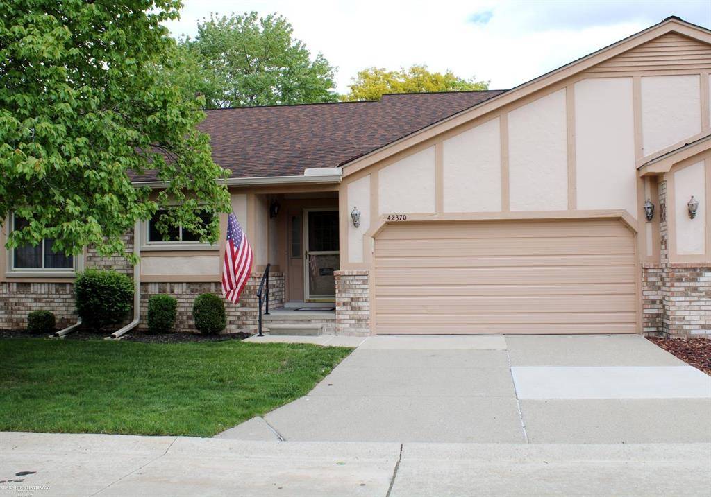 42370 E Willow Tree Lane, Clinton Twp, MI 48038
