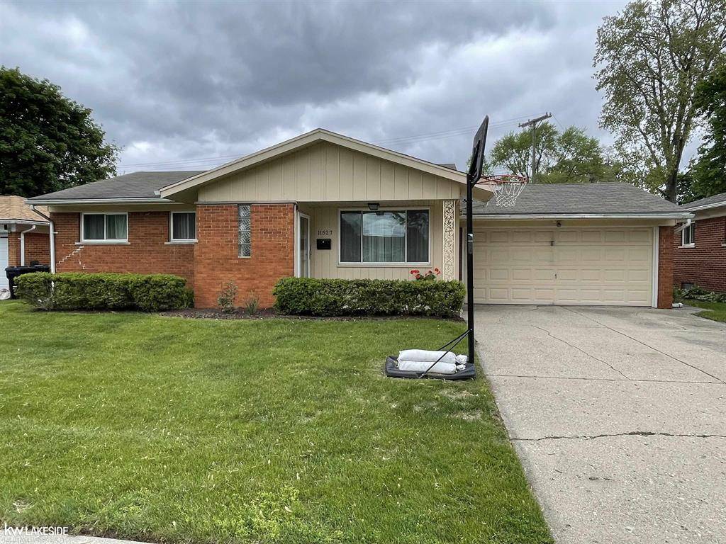 11527 Crown Drive, Sterling Heights, MI 48314
