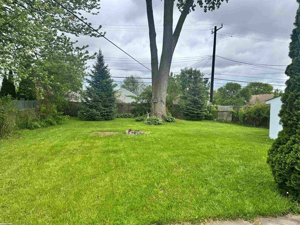 Roseville, MI 48066,26100 Kathy Street