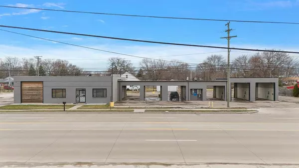 Roseville, MI 48066,30201-30225 Little Mack Avenue