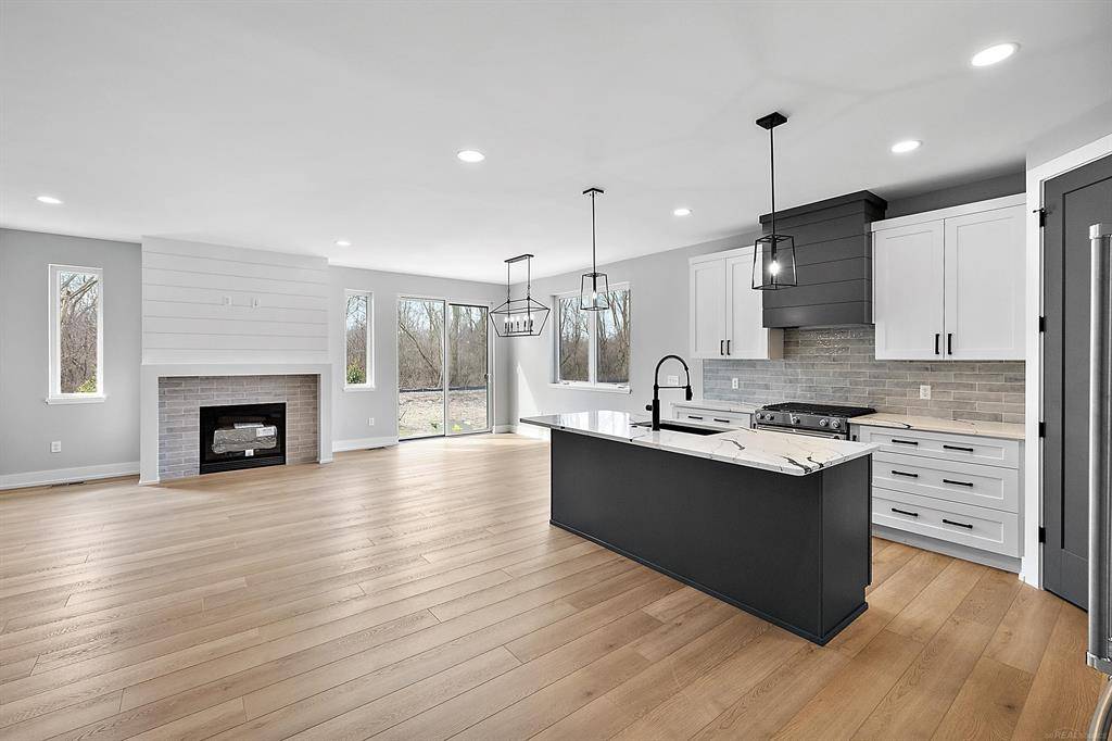 Sterling Heights, MI 48314,5865 Heights Boulevard