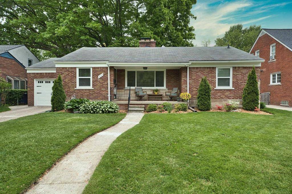 1933 Manchester Boulevard, Grosse Pointe Woods, MI 48236