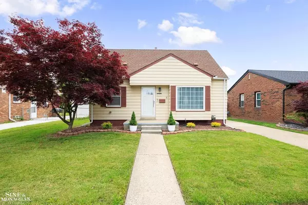 21711 Alger St Street, St. Clair Shores, MI 48080