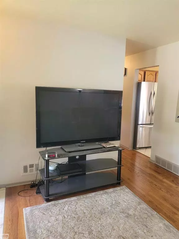 Warren, MI 48088,31707 Gloede Drive