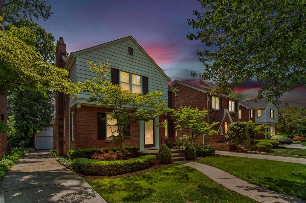 Grosse Pointe Farms, MI 48236,255 Merriweather Road