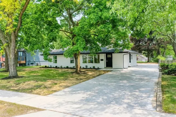 330 N Helen Avenue,  Rochester,  MI 48307
