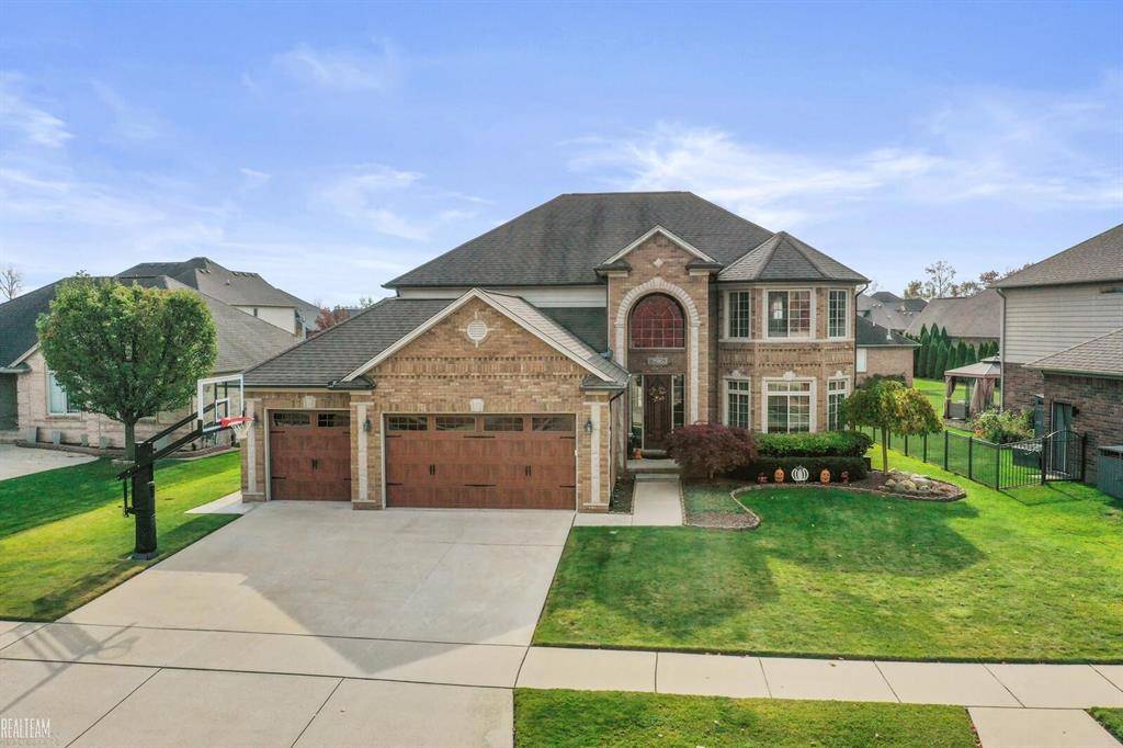 16258 Bishopsgate Drive, Macomb Twp, MI 48044