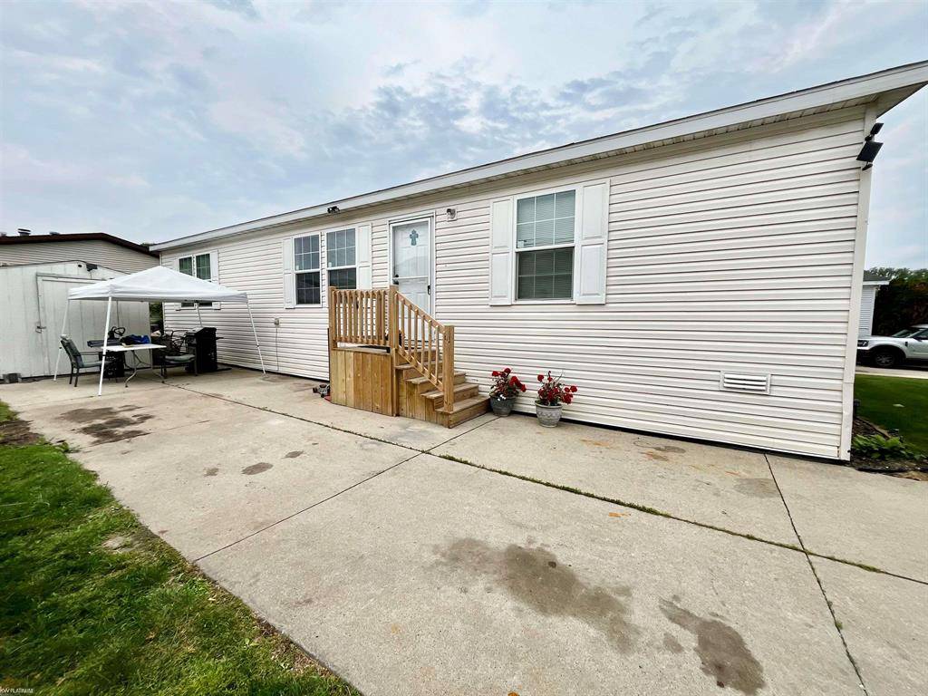 Clinton Twp, MI 48036,43717 Eureka Drive