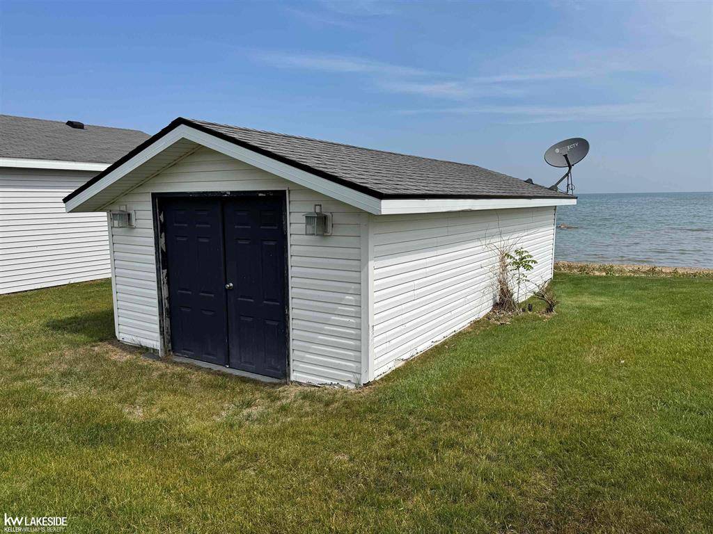 Port Hope Vlg, MI 48468,7590 Lighthouse Road
