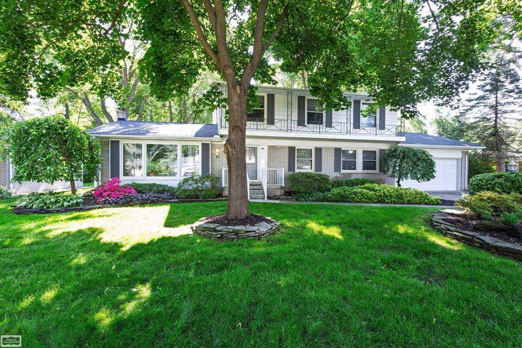 37154 Tall Oak Drive,  Clinton Twp,  MI 48036