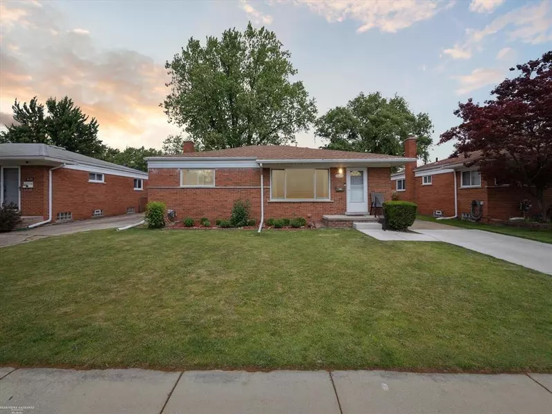 1623 Beaupre Avenue, Madison Heights, MI 48071