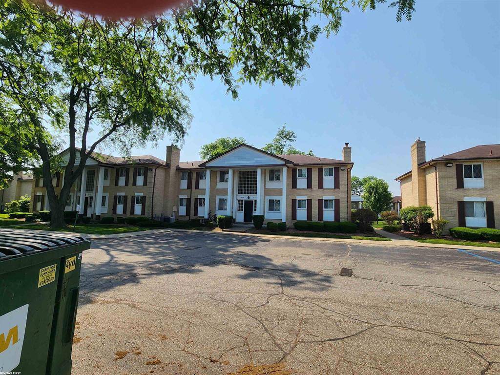 29320 Gloede Drive Unit 117 / B-1, Warren, MI 48088