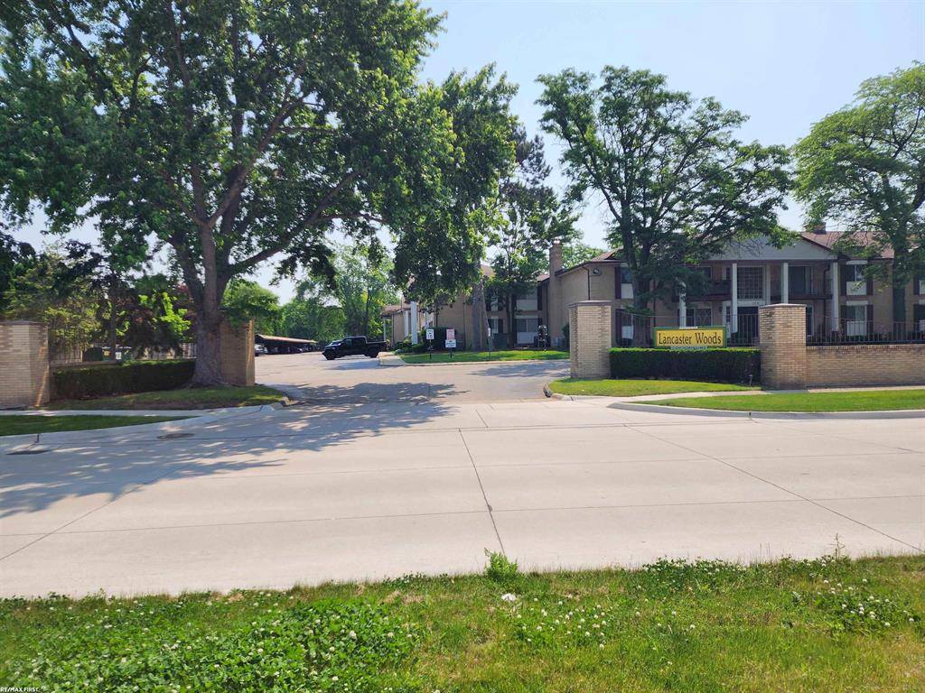 Warren, MI 48088,29320 Gloede Drive Unit 117 / B-1