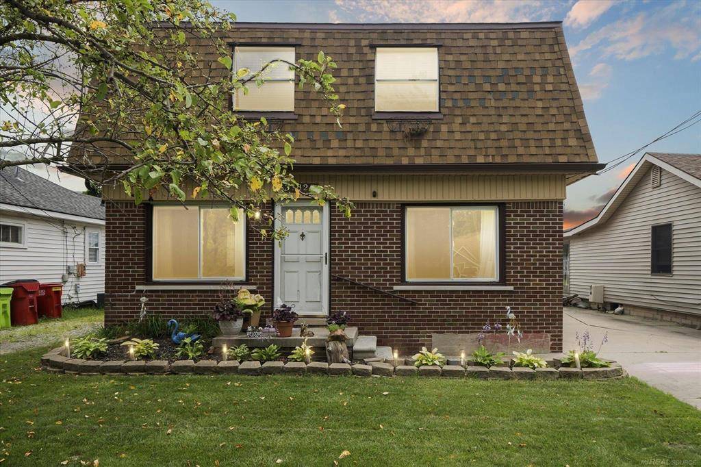 37820 Maplehill Street, Harrison Twp, MI 48045