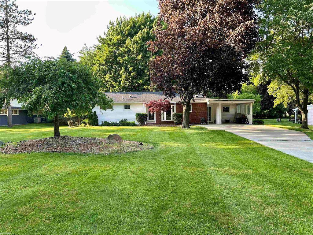 2840 Country Club Dr, Port Huron Twp, MI 48060