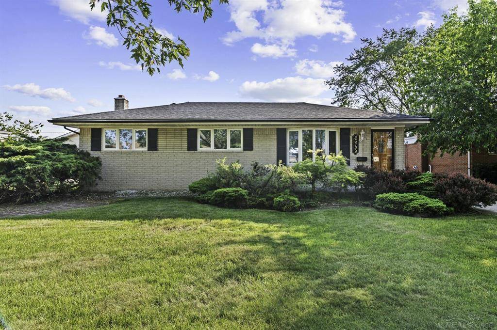 St. Clair Shores, MI 48080,23729 Grove Street