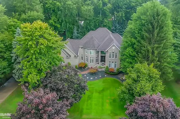 Shelby Twp, MI 48315,14621 Towering Oaks Drive