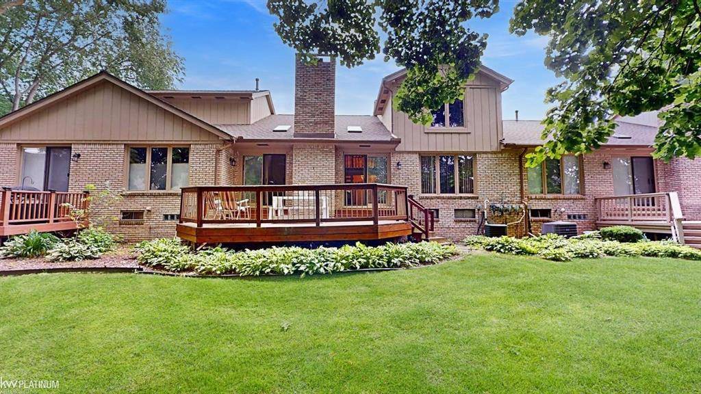 Clinton Twp, MI 48038,17764 E Kirkwood Drive