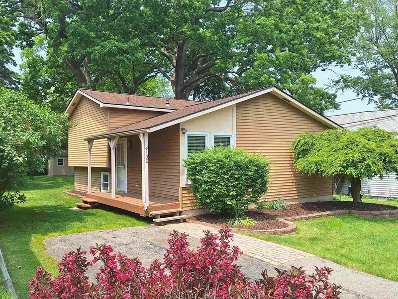 4130 Elmhurst Road, Waterford Twp, MI 48328