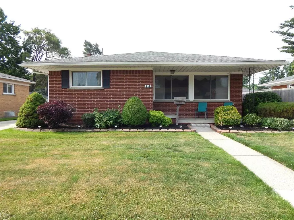 Warren, MI 48093,8508 Darlene Street