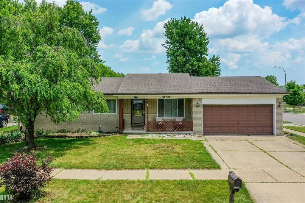 32308 Norwich Court, Fraser, MI 48026