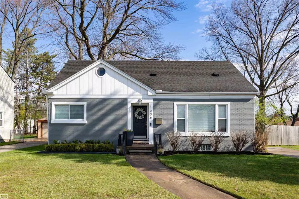 Royal Oak, MI 48073,1006 W 12 Mile Road