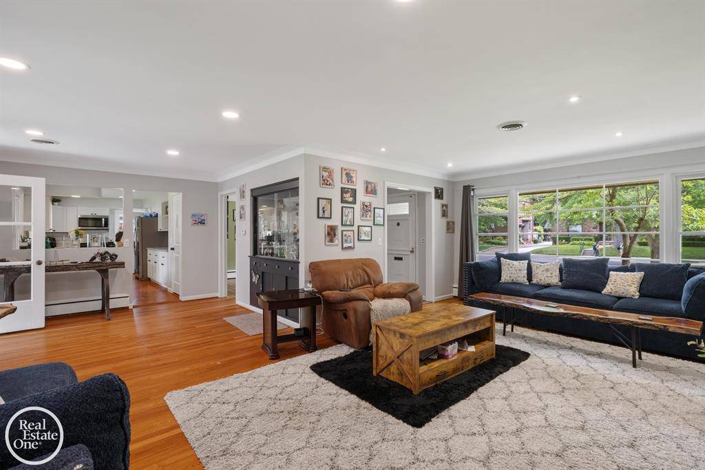 Grosse Pointe Park, MI 48230,1033 Cadieux Road