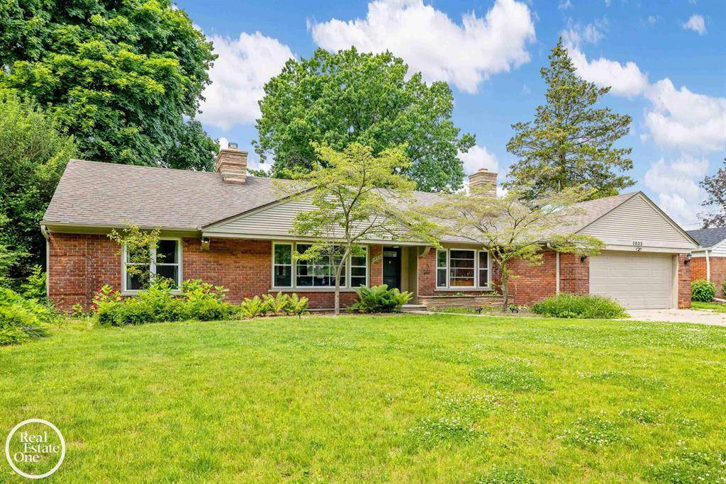 Grosse Pointe Park, MI 48230,1033 Cadieux Road