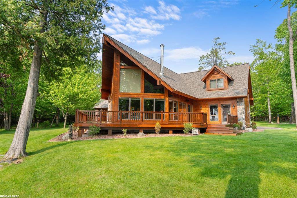 2333 Boy Scout Road, Mullett Twp, MI 49749