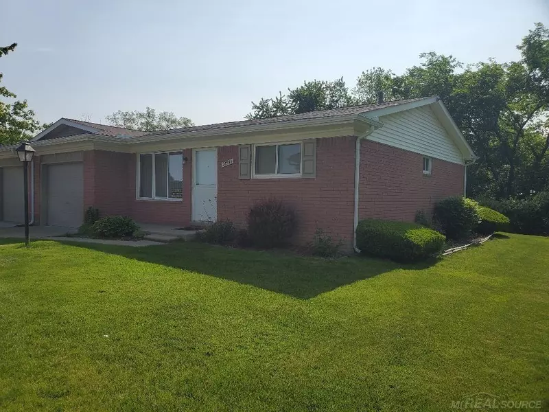 28553 Dino Circle, Chesterfield Twp, MI 48047