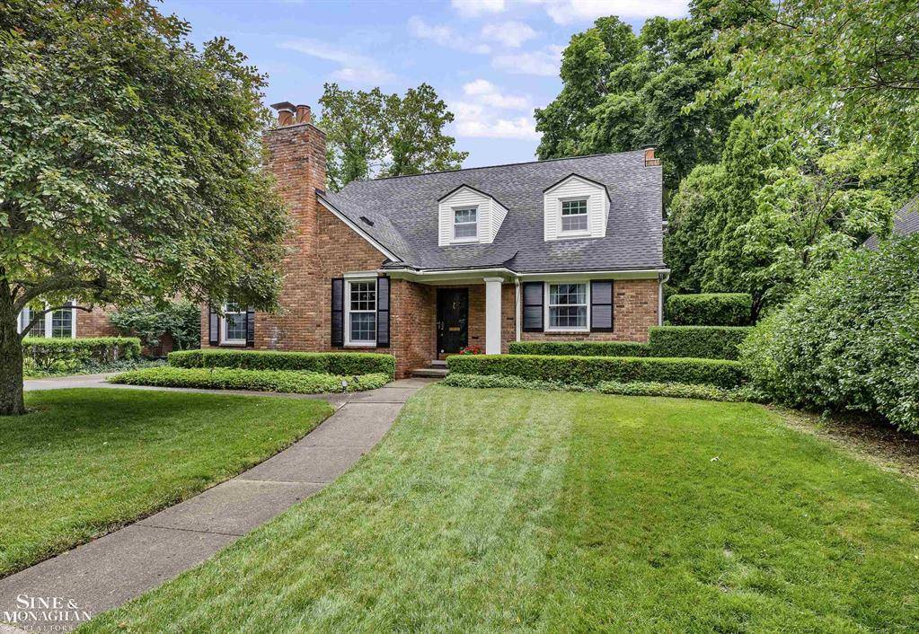 388 Lincoln Road, Grosse Pointe, MI 48230