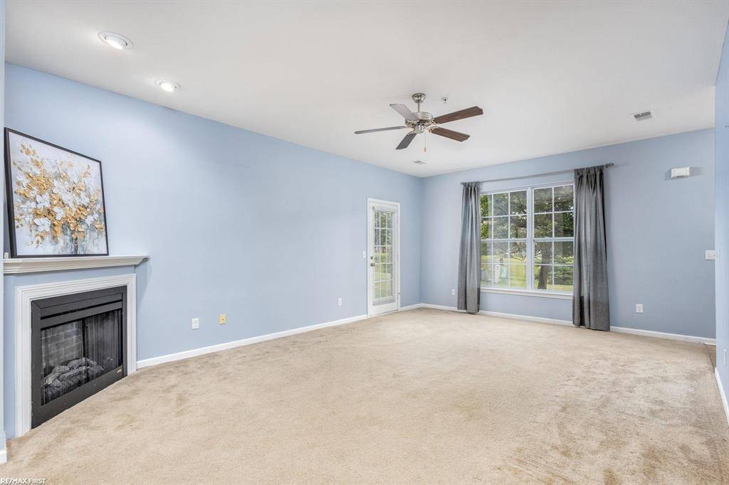 Warren, MI 48092,29828 Fox Run Cir Unit 100