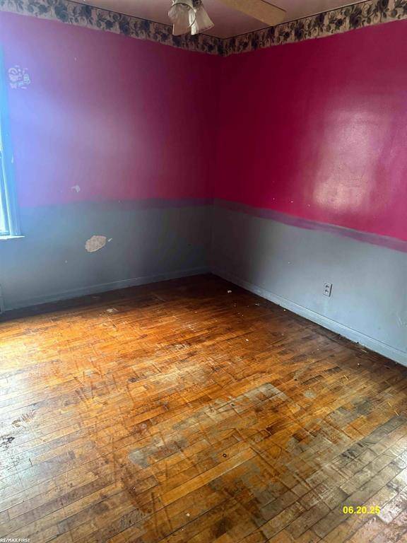 Harper Woods, MI 48225,18954 Kingsville Street