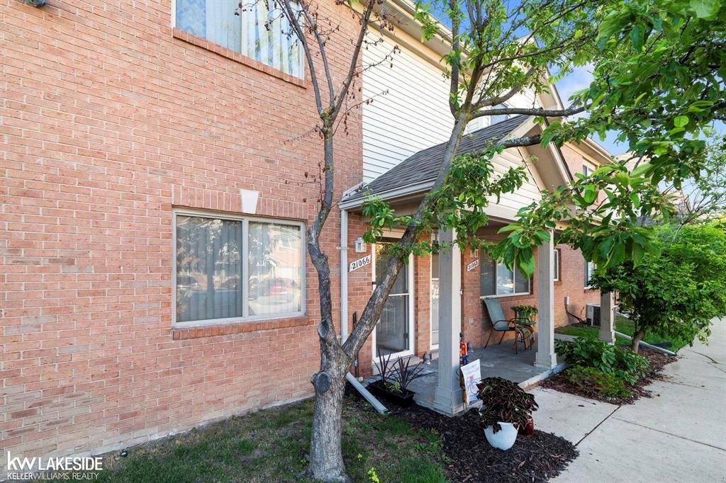 Roseville, MI 48066,21066 Flora Street 8