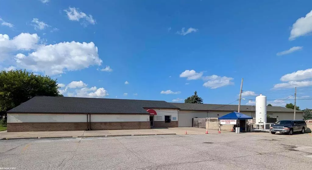 35850 Utica Road, Clinton Twp, MI 48035