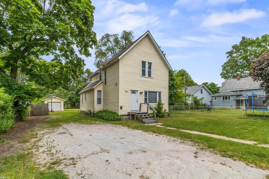 913 Tunnel Street, Port Huron, MI 48060