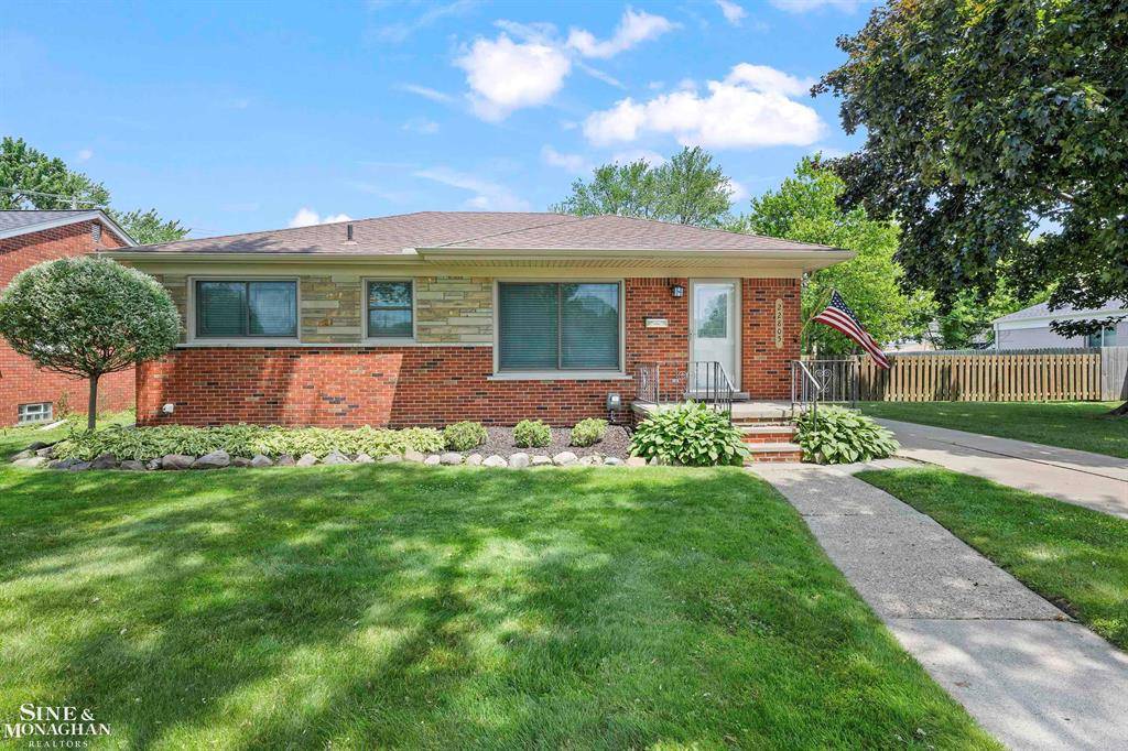 22805 Doremus Street, St. Clair Shores, MI 48080