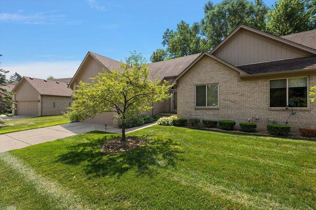 Clinton Twp, MI 48035,15762 Corso Drive