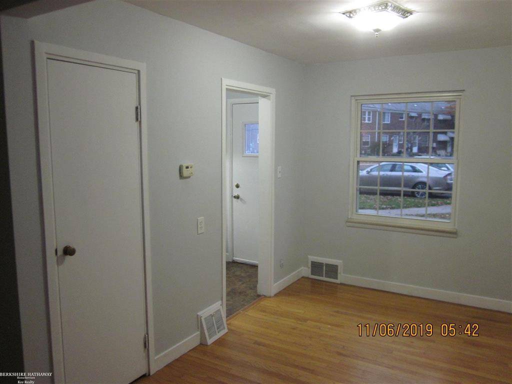 St. Clair Shores, MI 48080,22956 Gary Lane