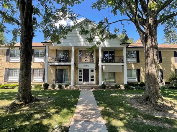 29173 Hayes Road B 18, Warren, MI 48088