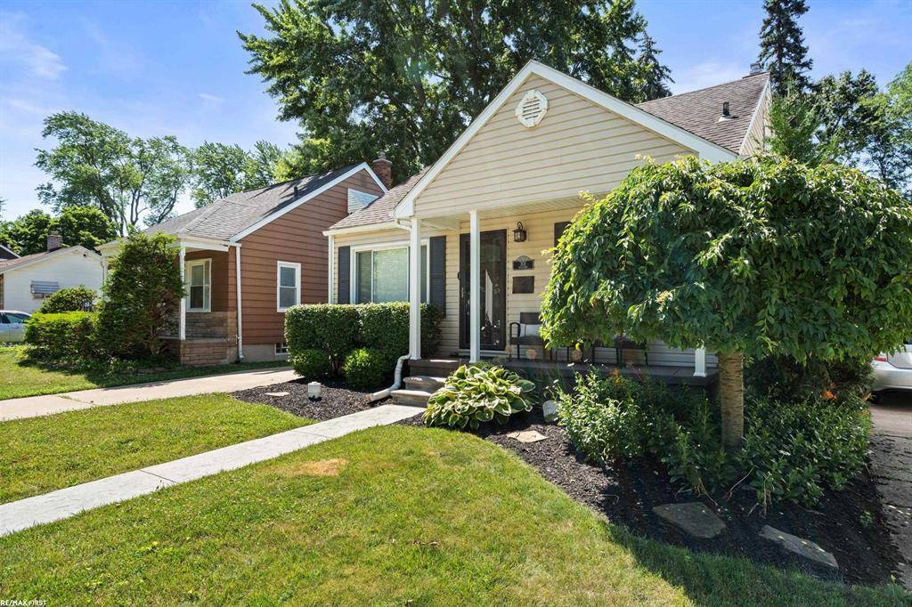 Clawson, MI 48017,301 Highland Avenue