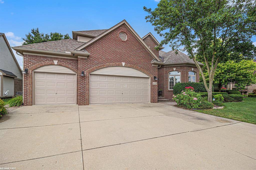 Macomb Twp, MI 48044,48199 Village Drive
